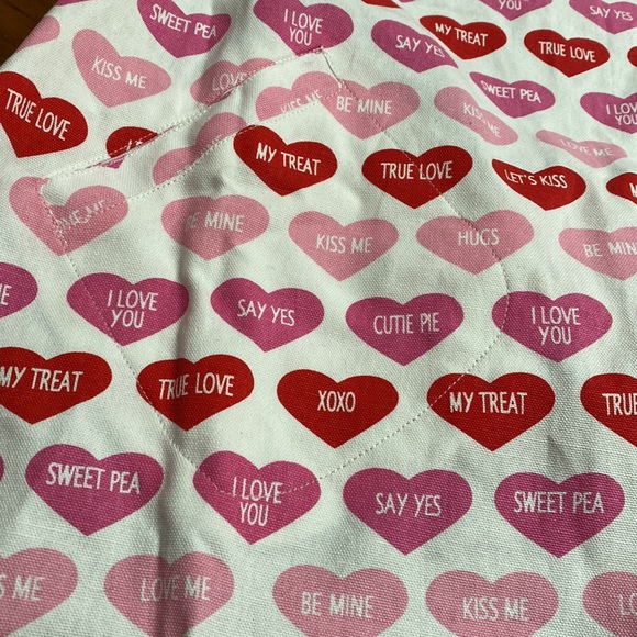 Mommy and Me Matching Valentine Aprons NWOT - Picture 4 of 9